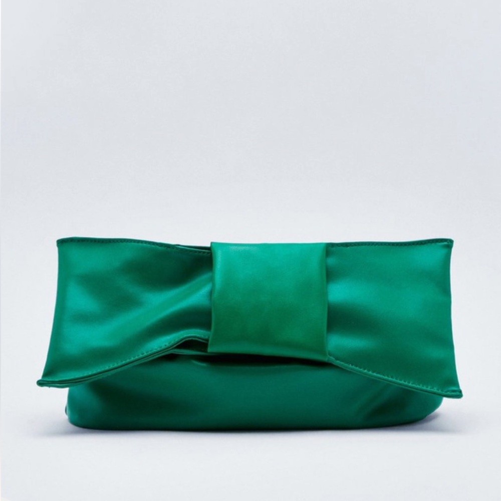 Bow clutch bag